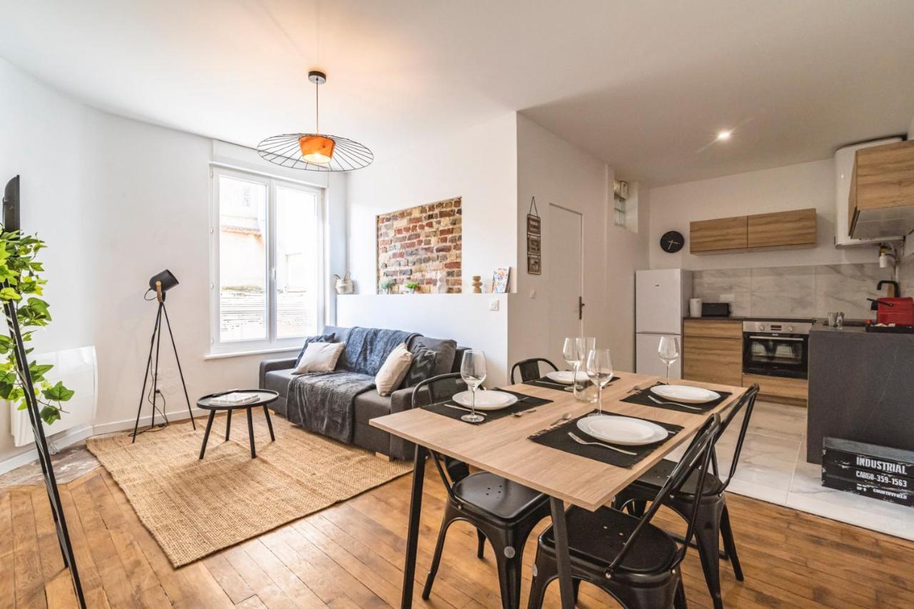 Immeuble Spacieux - Hyper Centre - 15 Couchages *